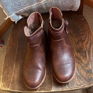 BOC by Born Boots; Sz 8